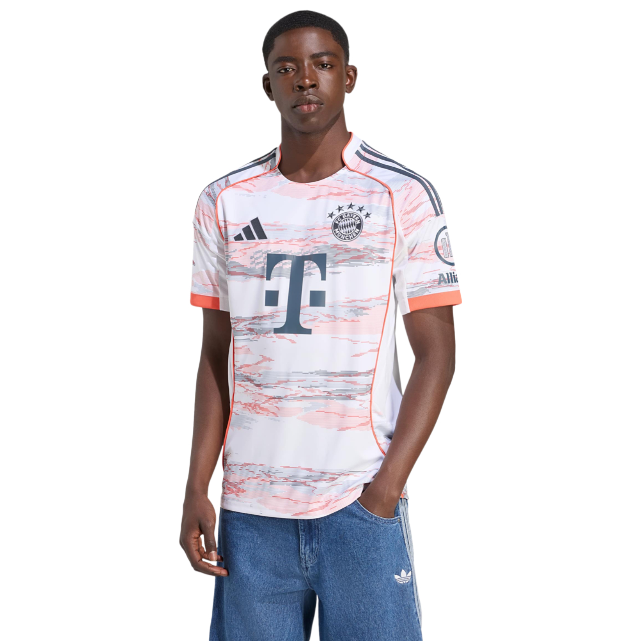 adidas FC Bayern München Jersey Away 2025-26 Immagine 1 di 4. Tocca per aprire la galleria fotografica.