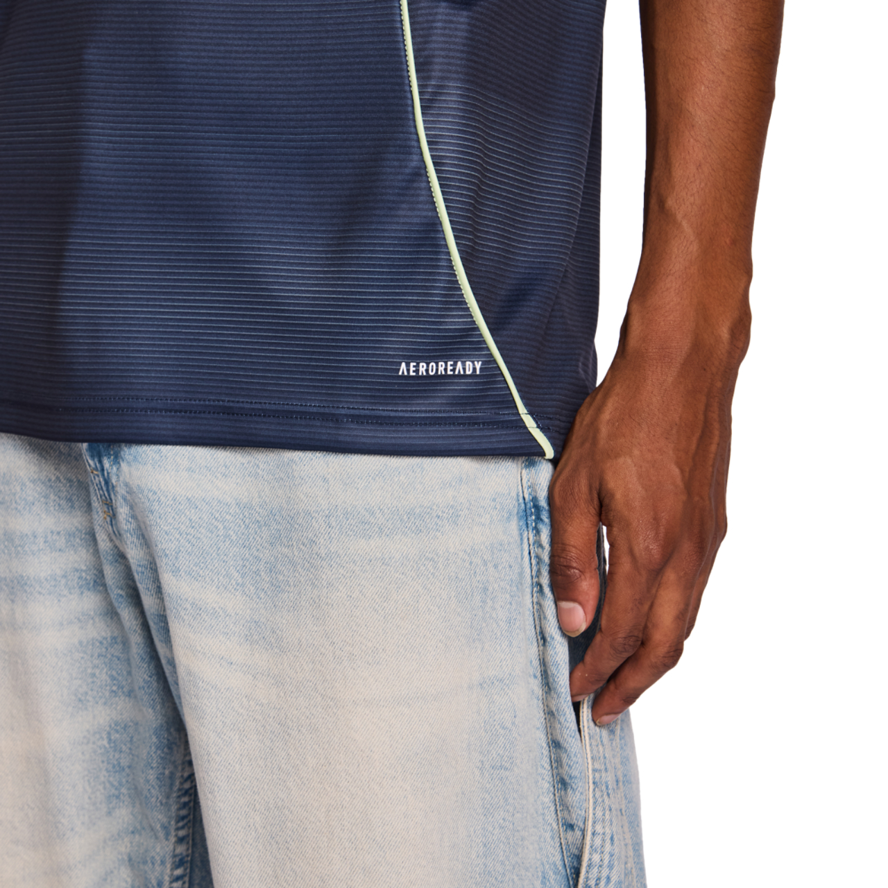 adidas Real Madrid Away 25-26 Image 7 sur 7. Appuyez pour ouvrir la galerie de photos.