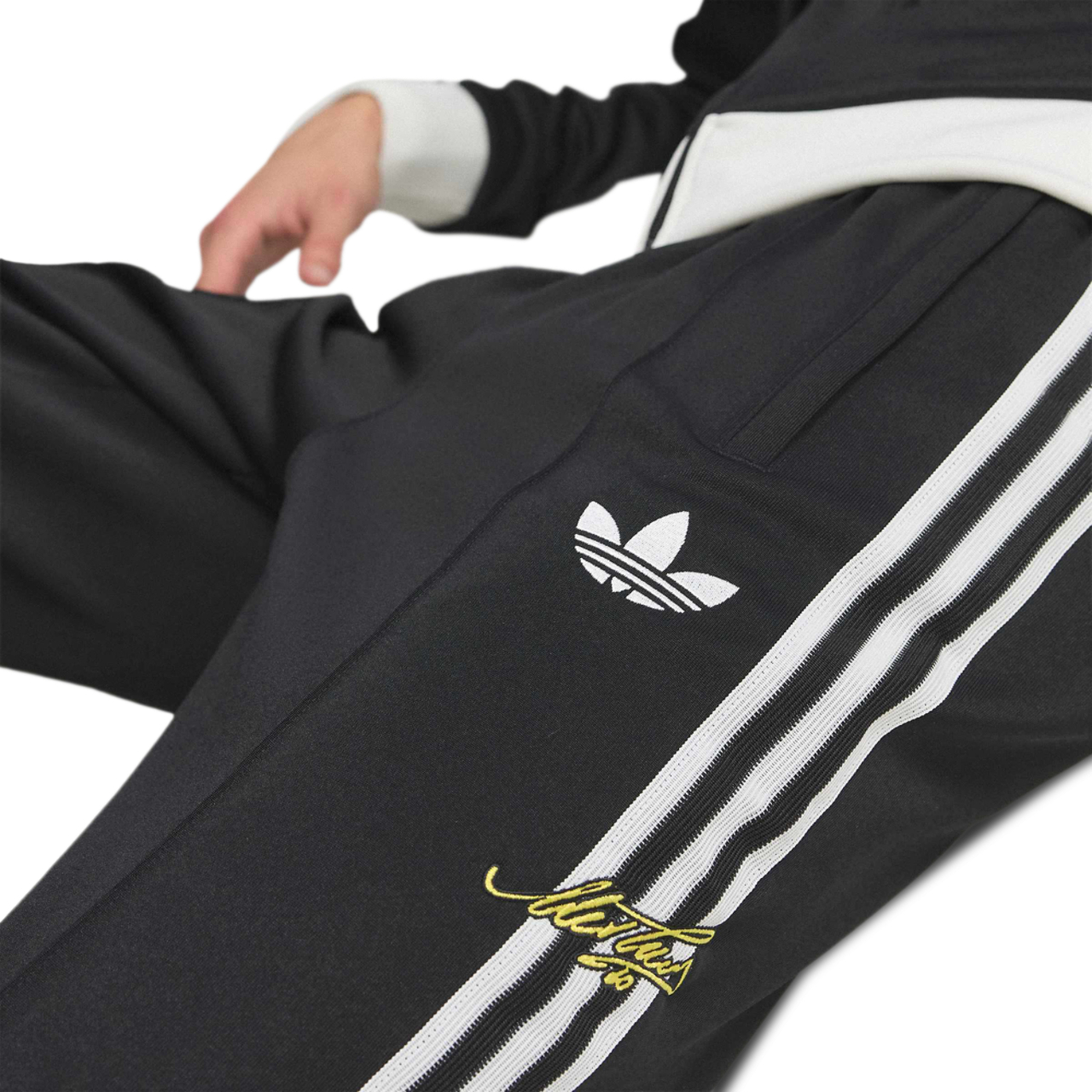 adidas Juventus Football Club Afbeelding 4 van 6. Tik om de fotogalerij te openen..