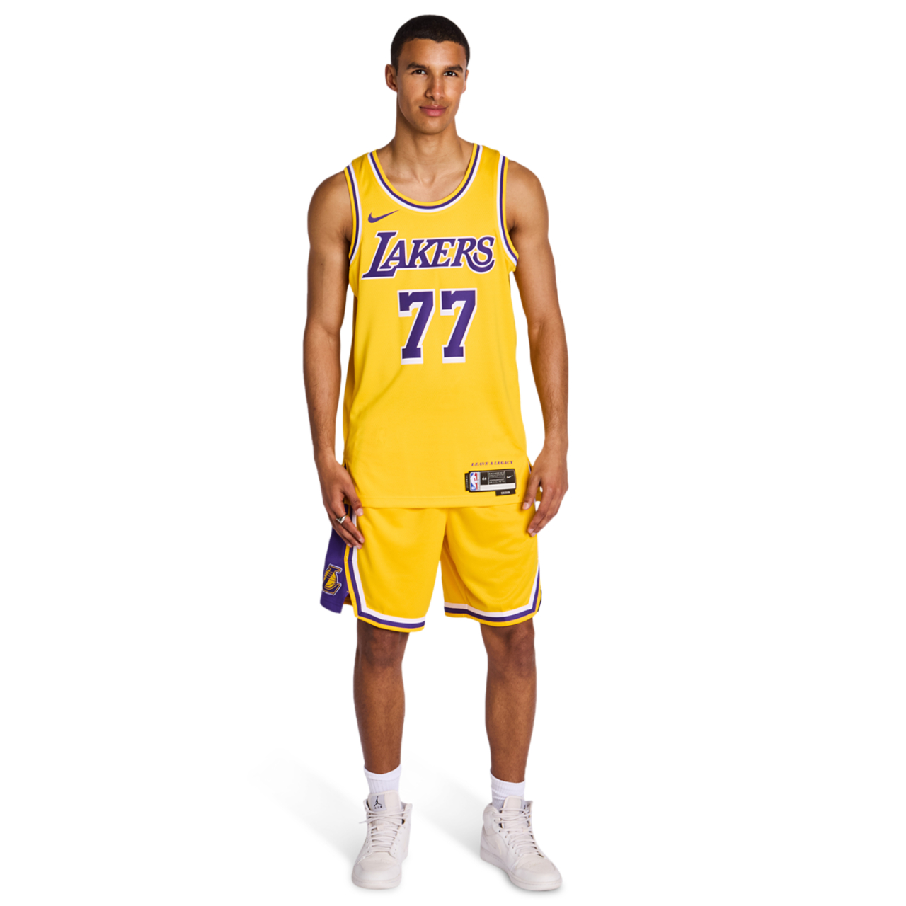 Nike Nba L.Donic Lakers Swingman Imagen 2 de 8. Toque para abrir la galería de fotos.