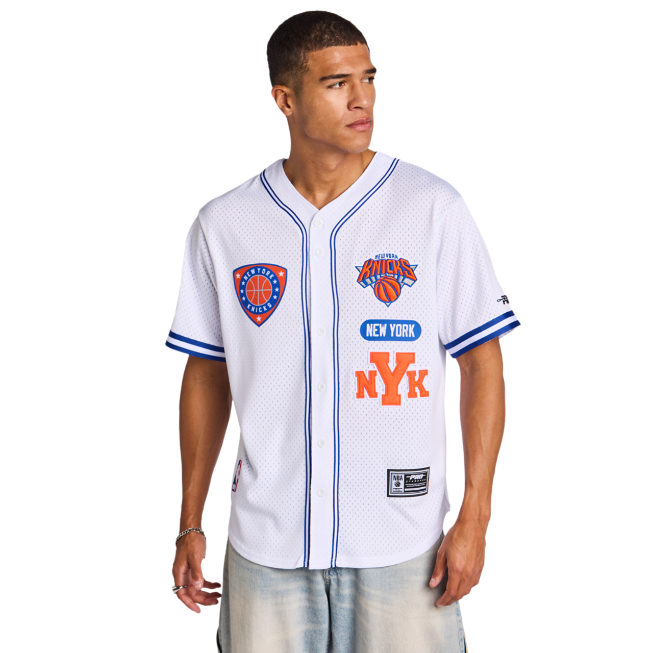 Pro Standard Letterman Nba Knicks Imagen 1 de 7. Toque para abrir la galería de fotos.