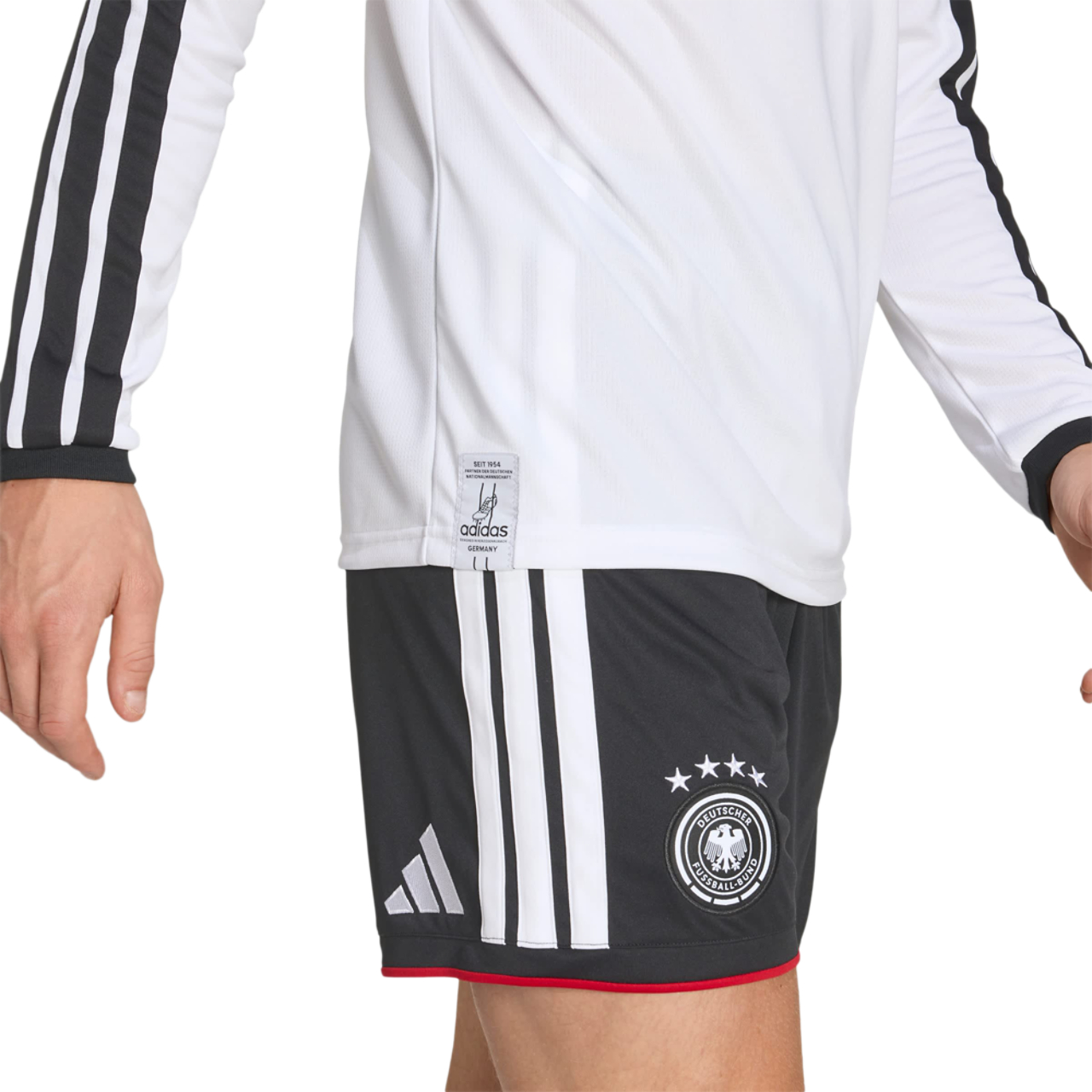 adidas Germany 26 Home Replica Jersey Image 4 sur 4. Appuyez pour ouvrir la galerie de photos.