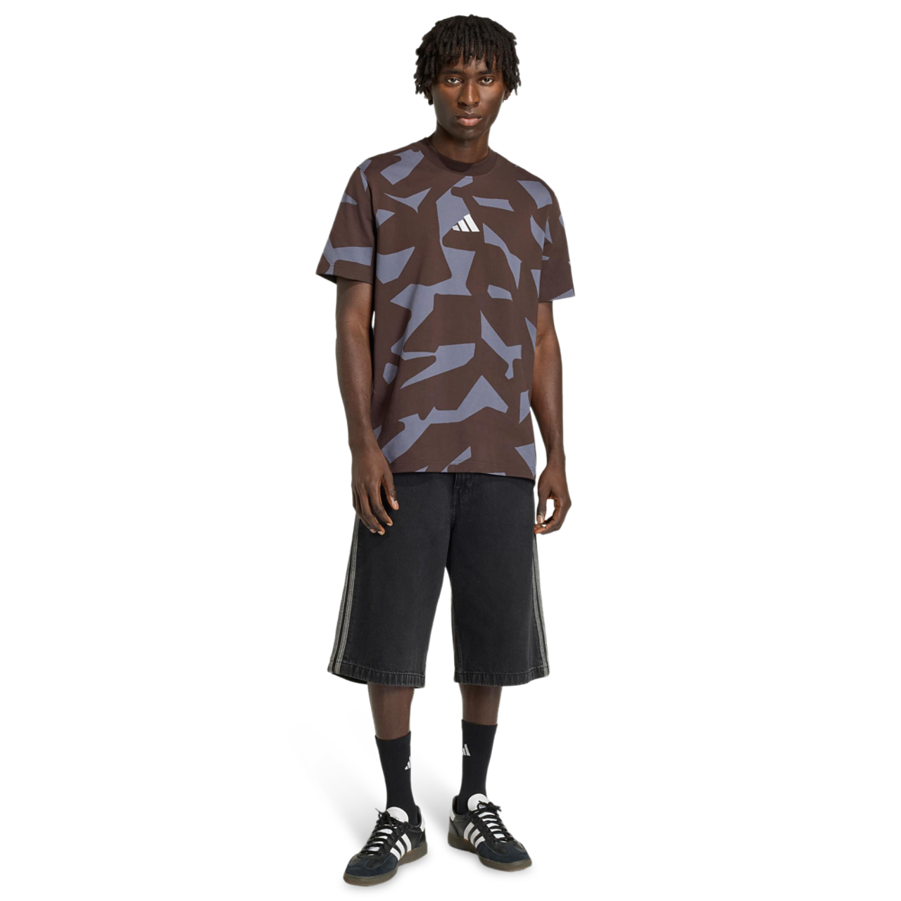 adidas Amg Camo Short Sleeve T-shirt Bild 2 von 5. Antippen, um die Fotogalerie zu öffnen.