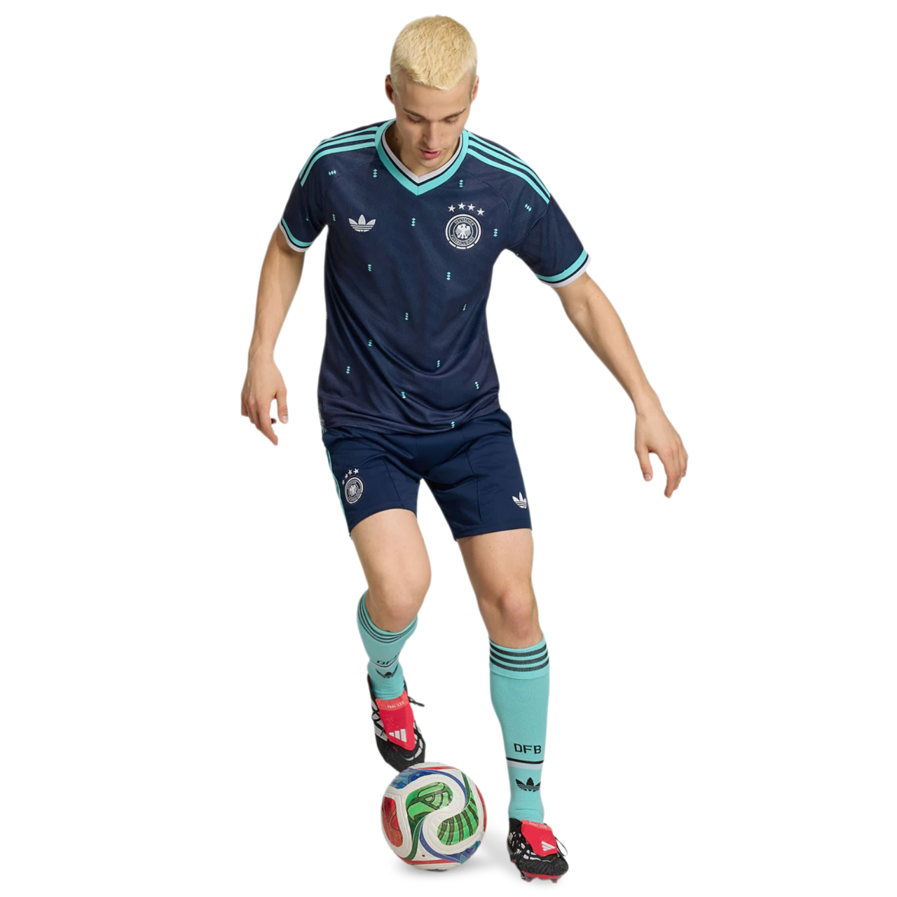 adidas Germany 26 Away Shorts Imagen 2 de 4. Toque para abrir la galería de fotos.