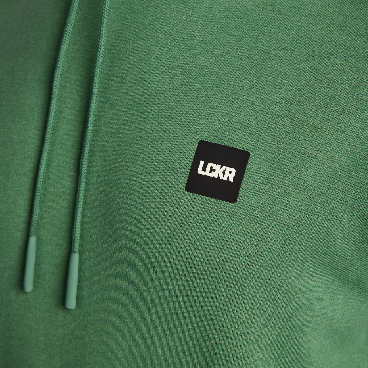 LCKR Embroidered Hooded Bild 6 von 6. Antippen, um die Fotogalerie zu öffnen.