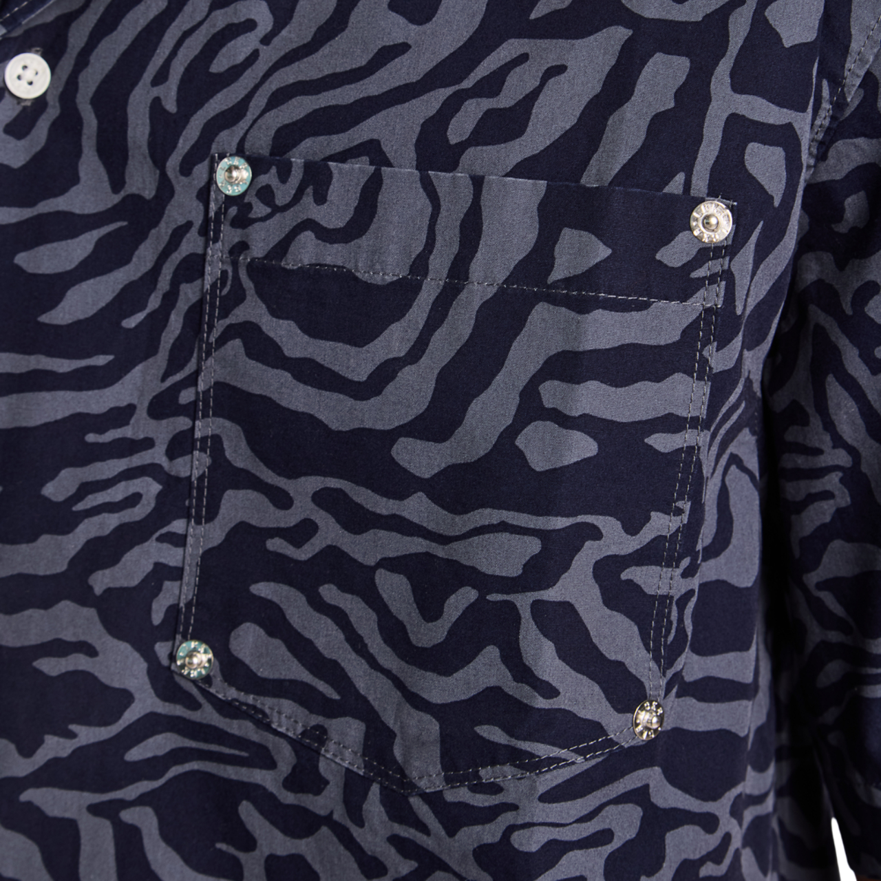 LCKR Tenzin Button Front Shirt Image 6 sur 6. Appuyez pour ouvrir la galerie de photos.