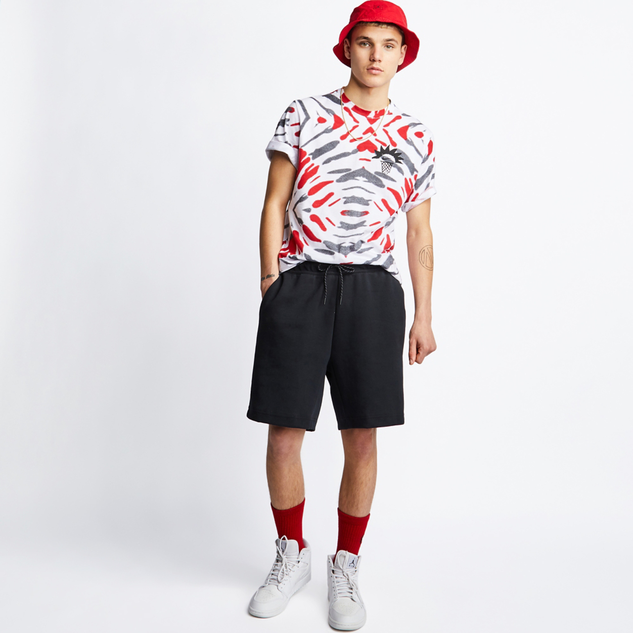 Nike Tech Fleece Image 1 of 4. Tap to open photo gallery.