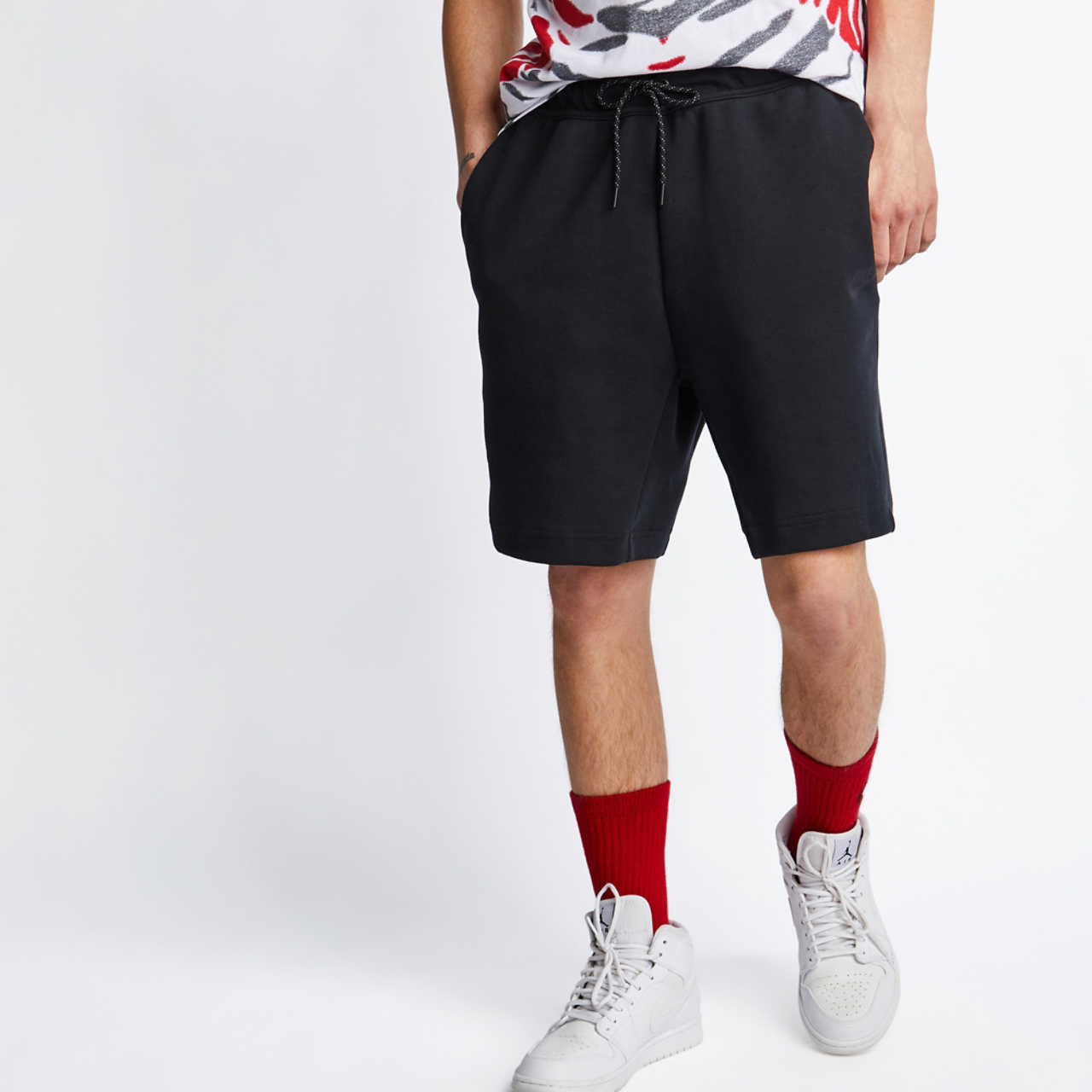 Nike Tech Fleece Image 2 of 4. Tap to open photo gallery.