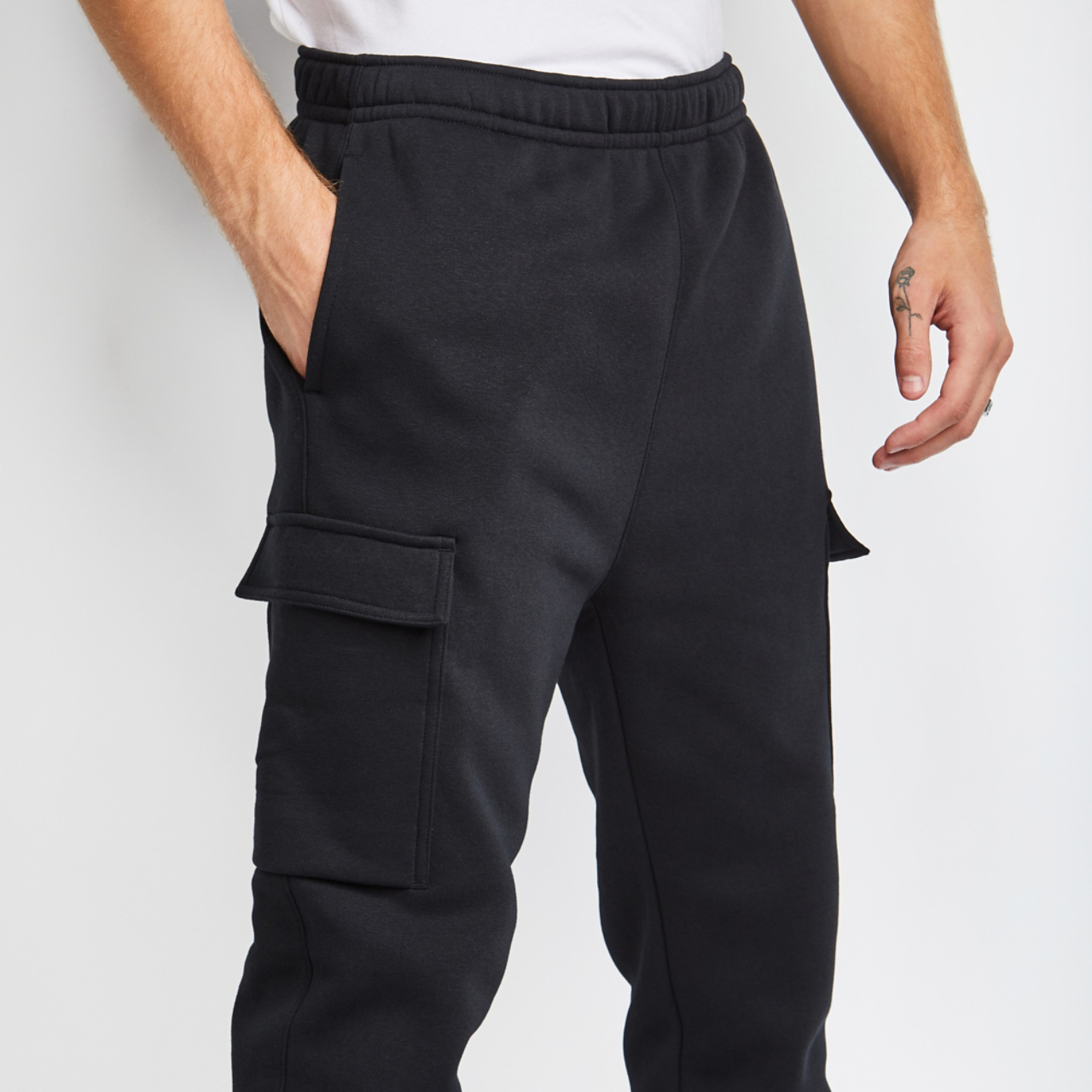 Nike Club Cargo Jogger Imagen 4 de 4. Toque para abrir la galería de fotos.