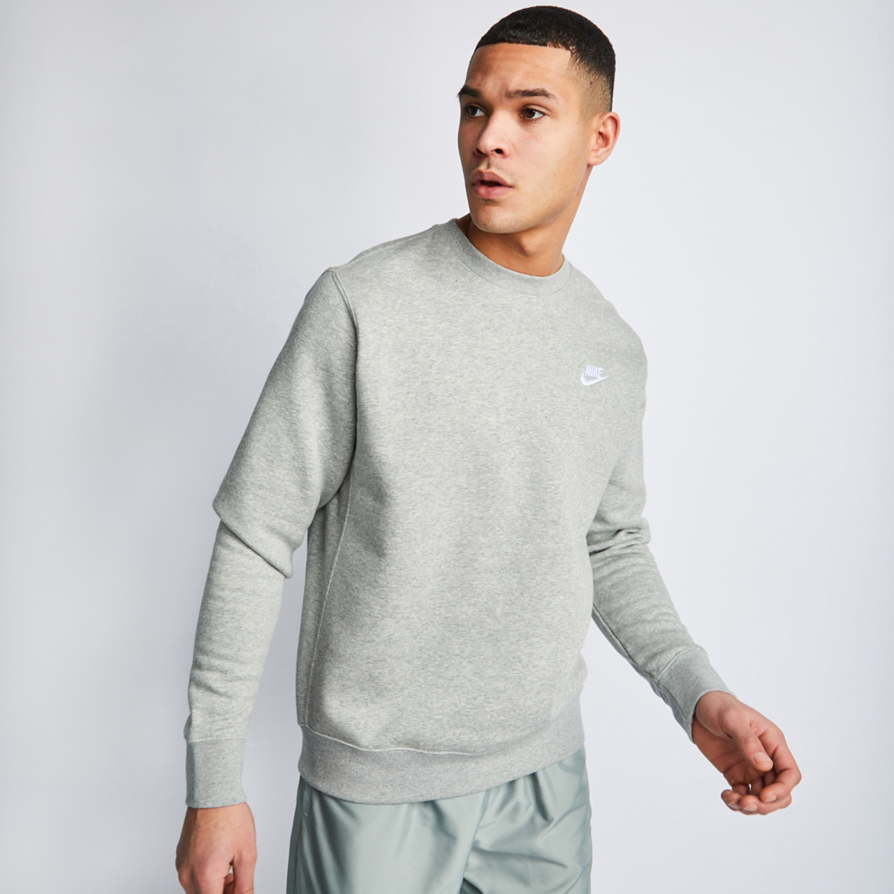 Nike Club  Crew Neck Top Afbeelding 1 van 9. Tik om de fotogalerij te openen..