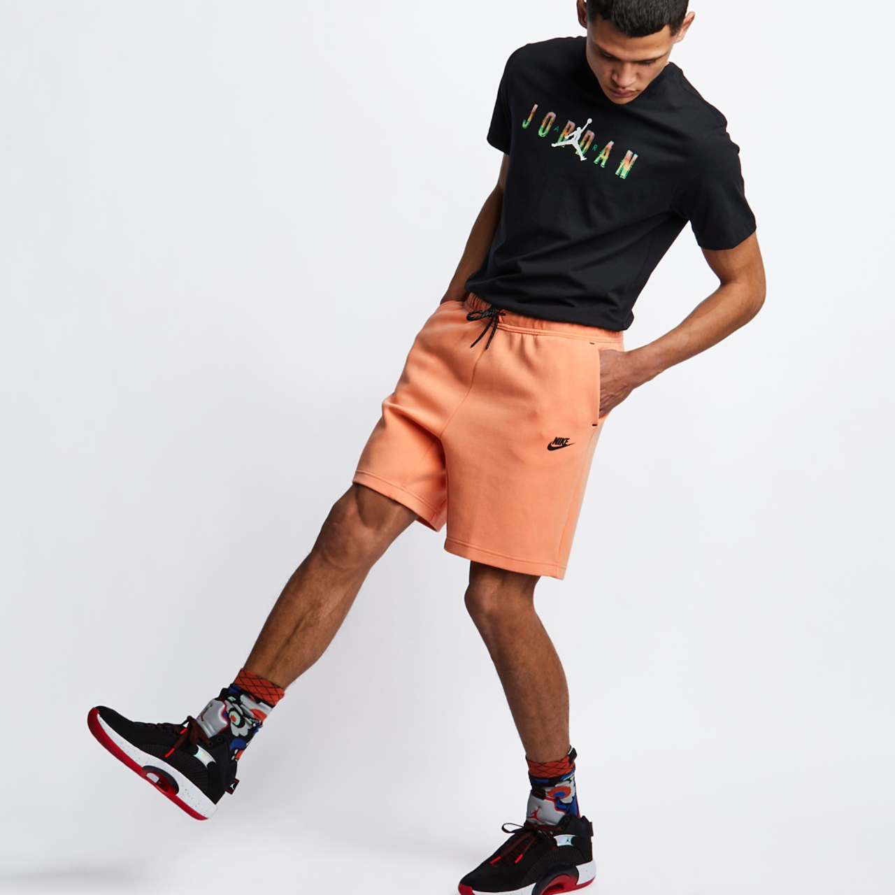 Nike Tech Fleece Image 4 of 5. Tap to open photo gallery.