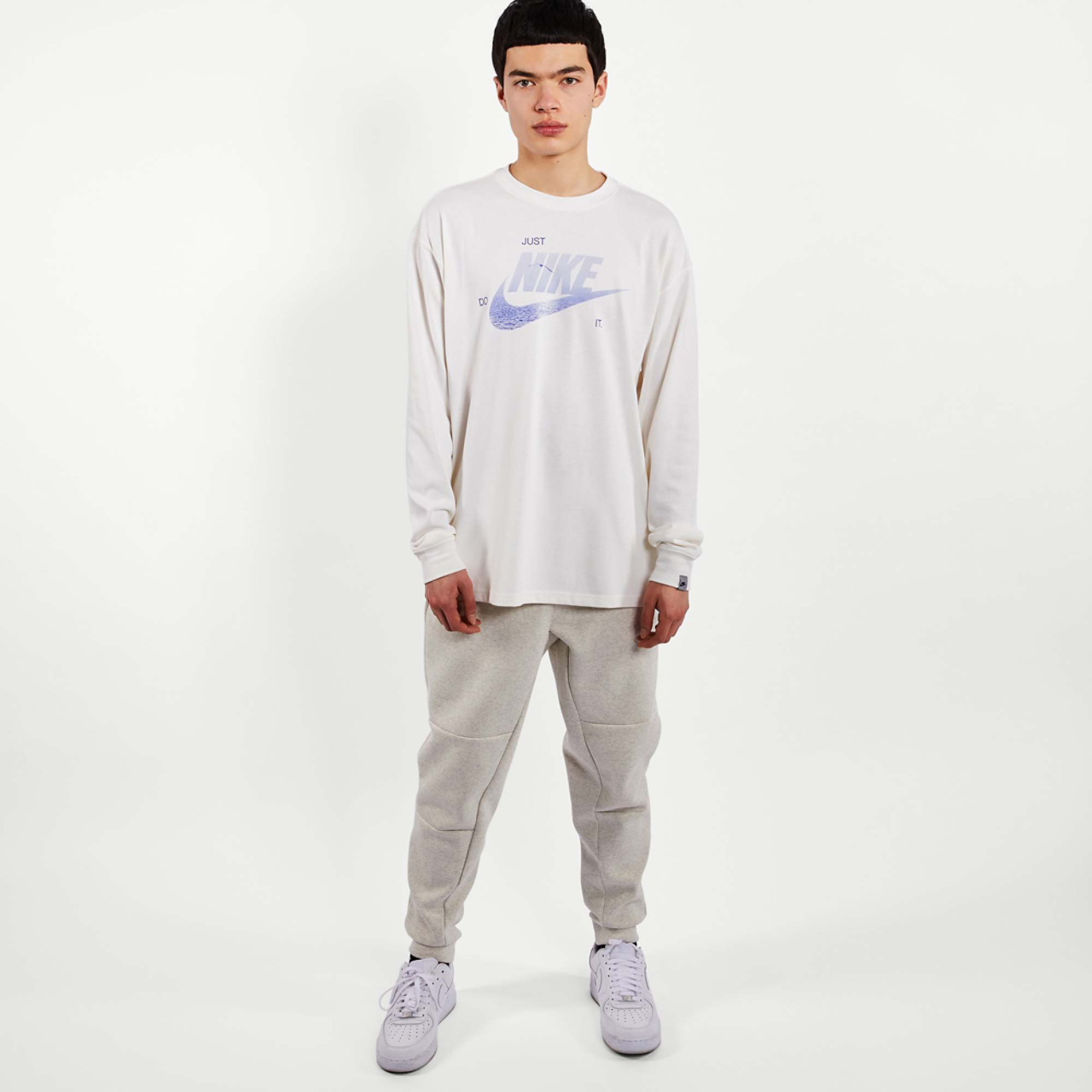 Nike Long Sleeve Image 2 of 4. Tap to open photo gallery.