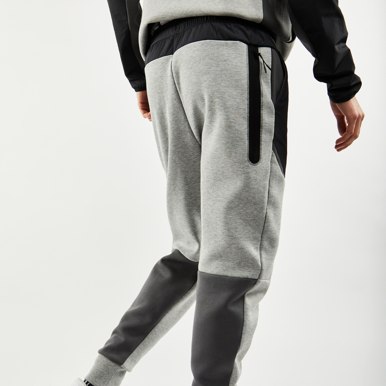 Nike Tech Fleece Jogger Cuffed Image 4 of 4. Tap to open photo gallery.
