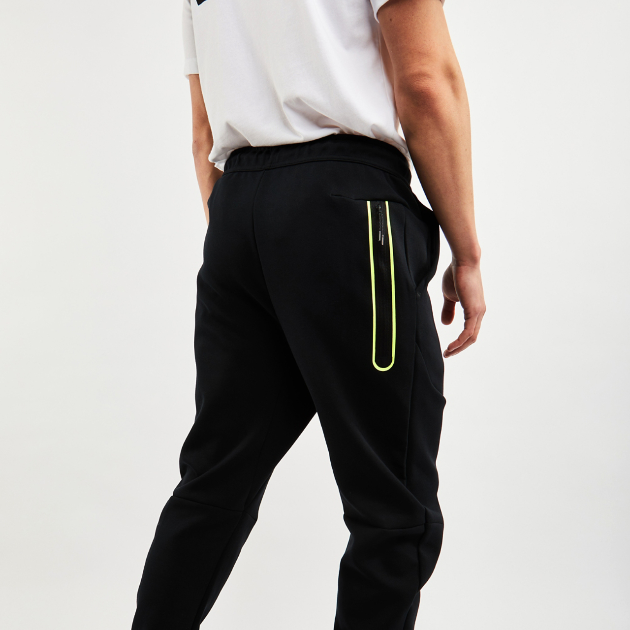 Nike Tech Fleece Jogger Cuffed Image 4 of 4. Tap to open photo gallery.