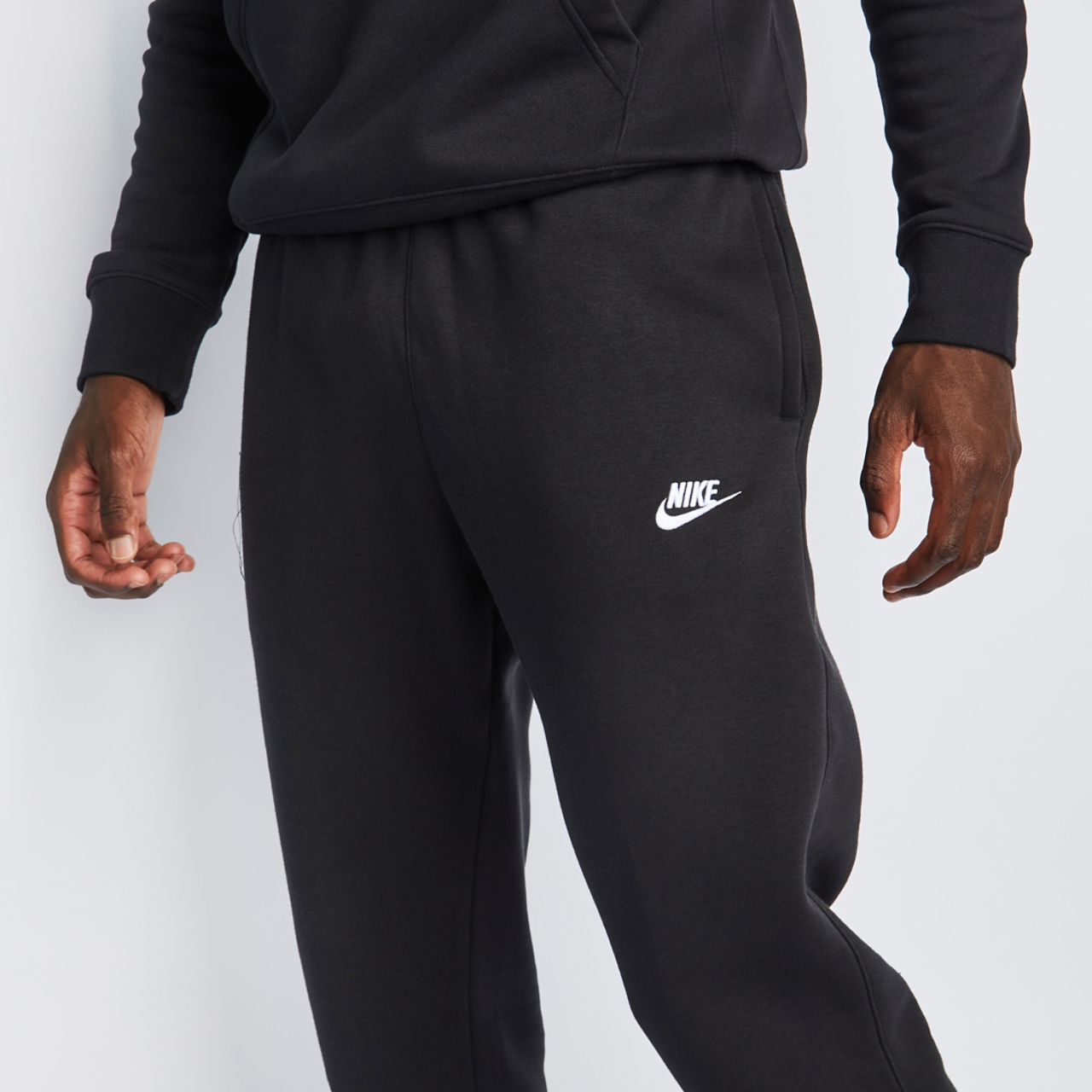 Nike Club Cuffed Pant Afbeelding 4 van 4. Tik om de fotogalerij te openen..