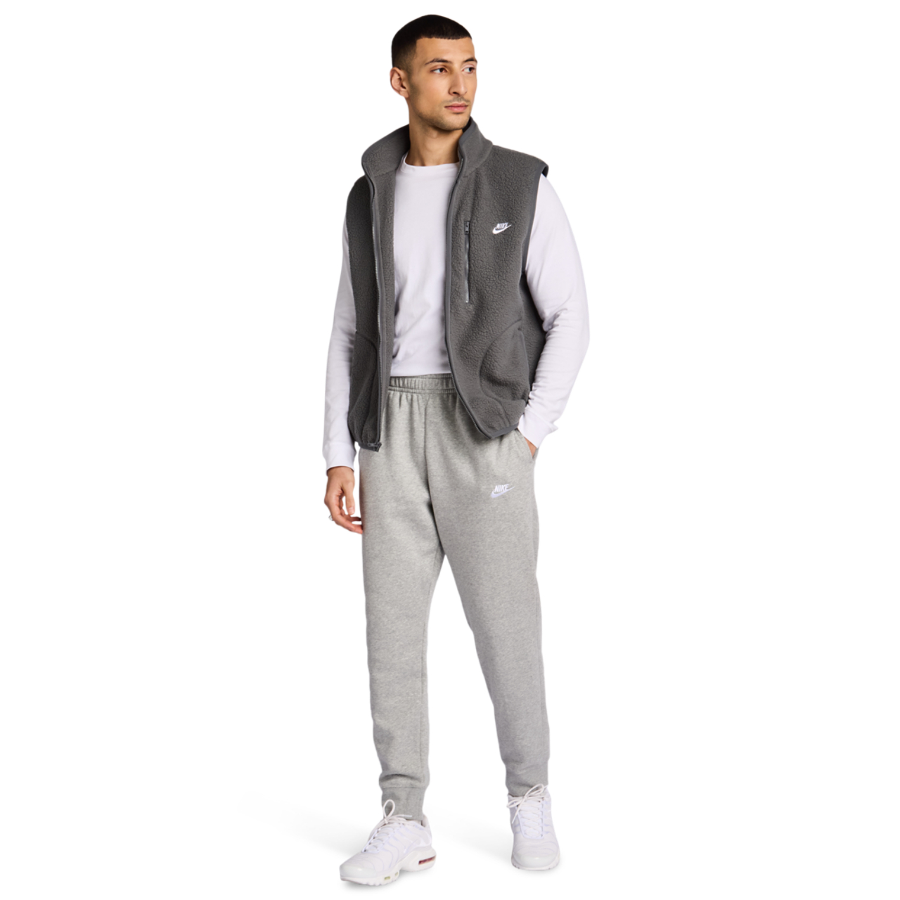 Nike Club Cuffed Pant Afbeelding 2 van 7. Tik om de fotogalerij te openen..