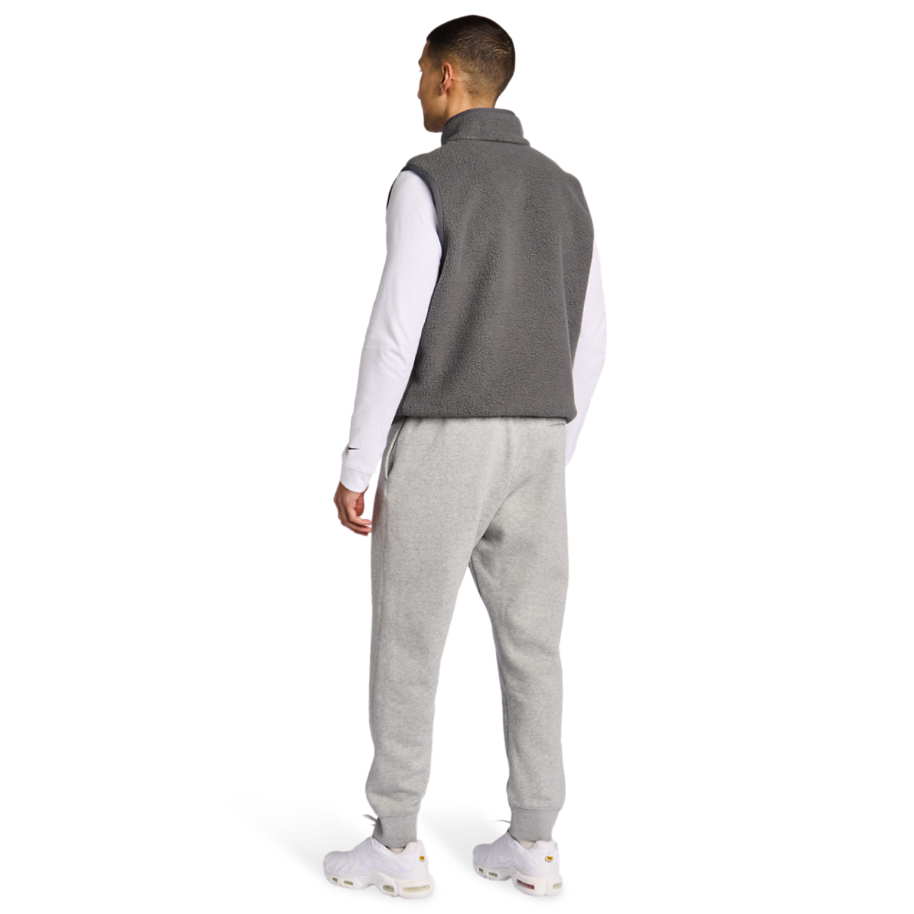 Nike Club Cuffed Pant Afbeelding 3 van 7. Tik om de fotogalerij te openen..