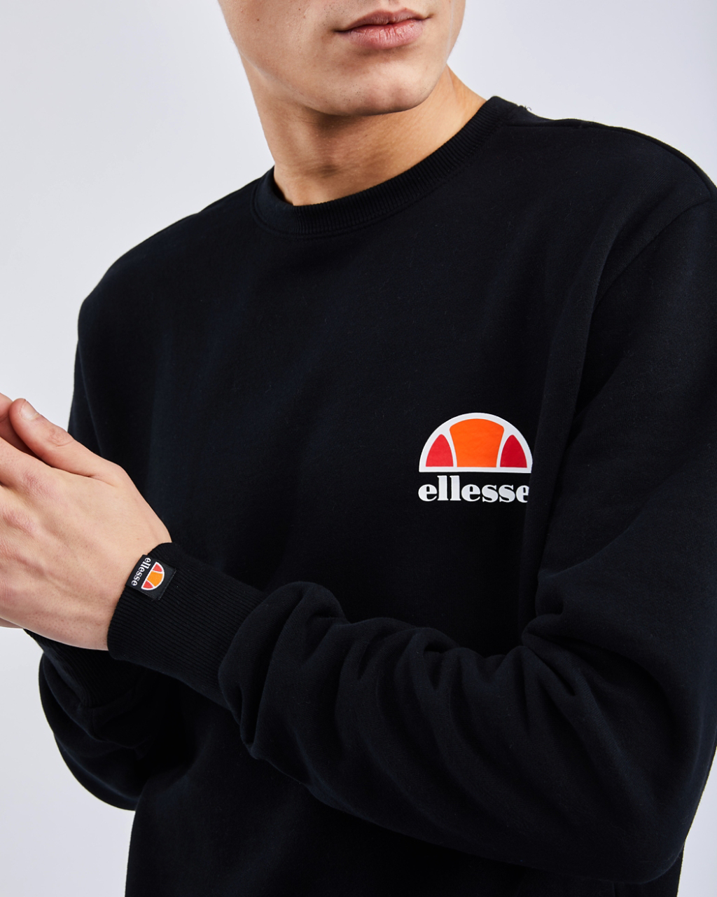 Ellesse Diveria Image 4 of 4. Tap to open photo gallery.