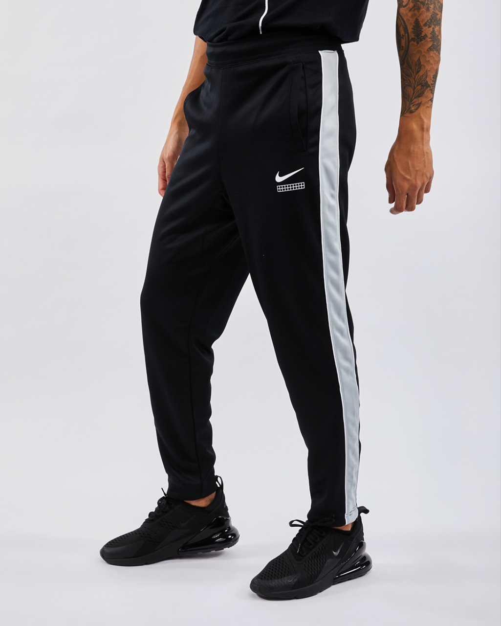 Nike Sportswear Dna Afbeelding 1 van 4. Tik om de fotogalerij te openen..