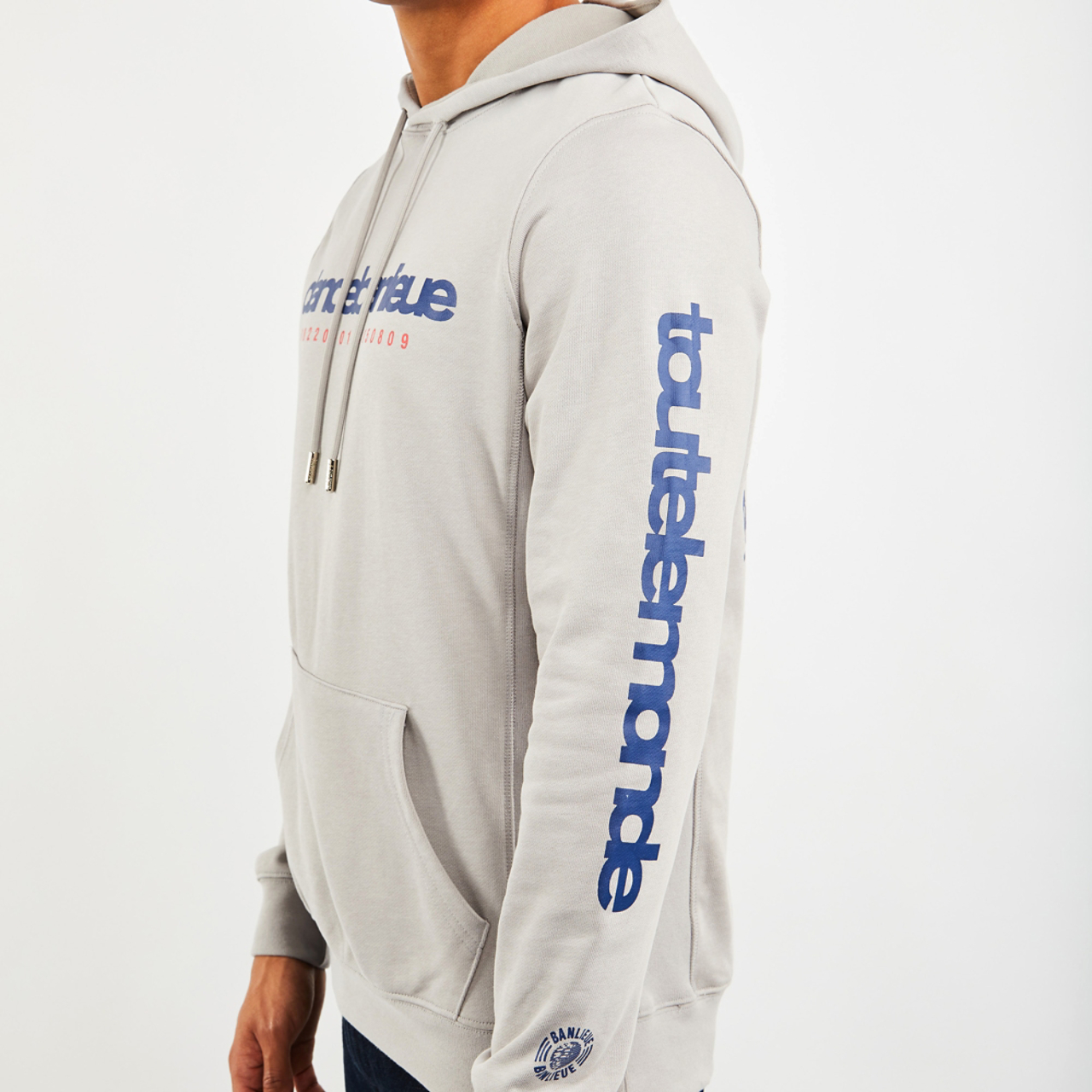 Banlieue Notre Temps Image 6 of 6. Tap to open photo gallery.