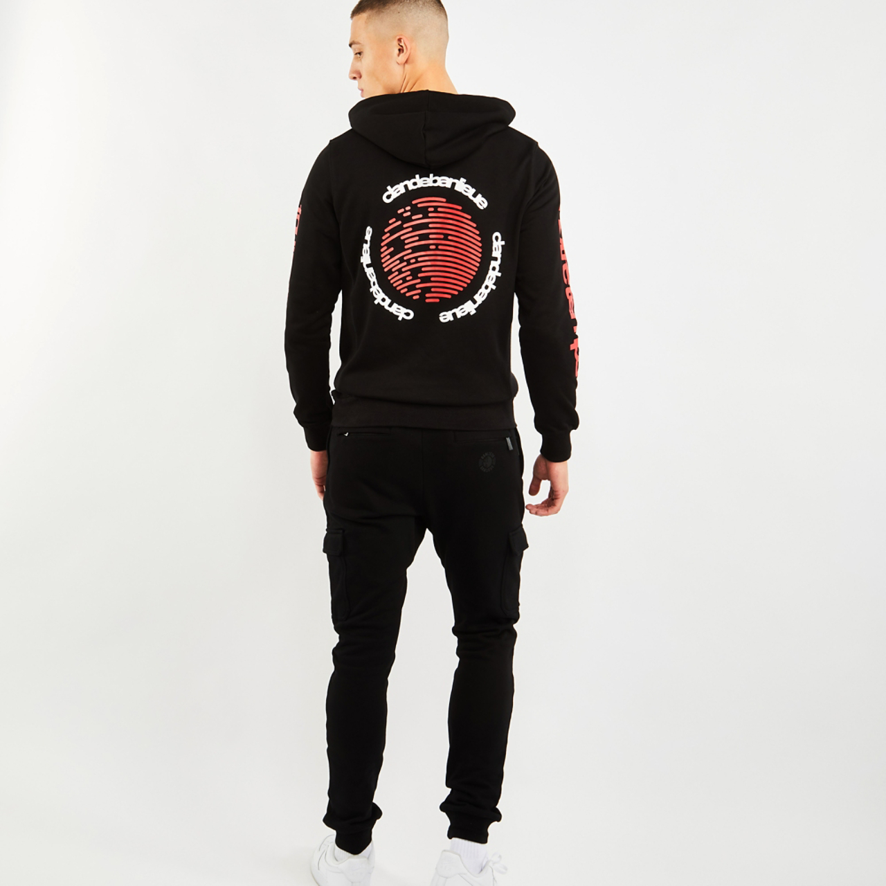 Banlieue Notre Temps Image 3 of 4. Tap to open photo gallery.