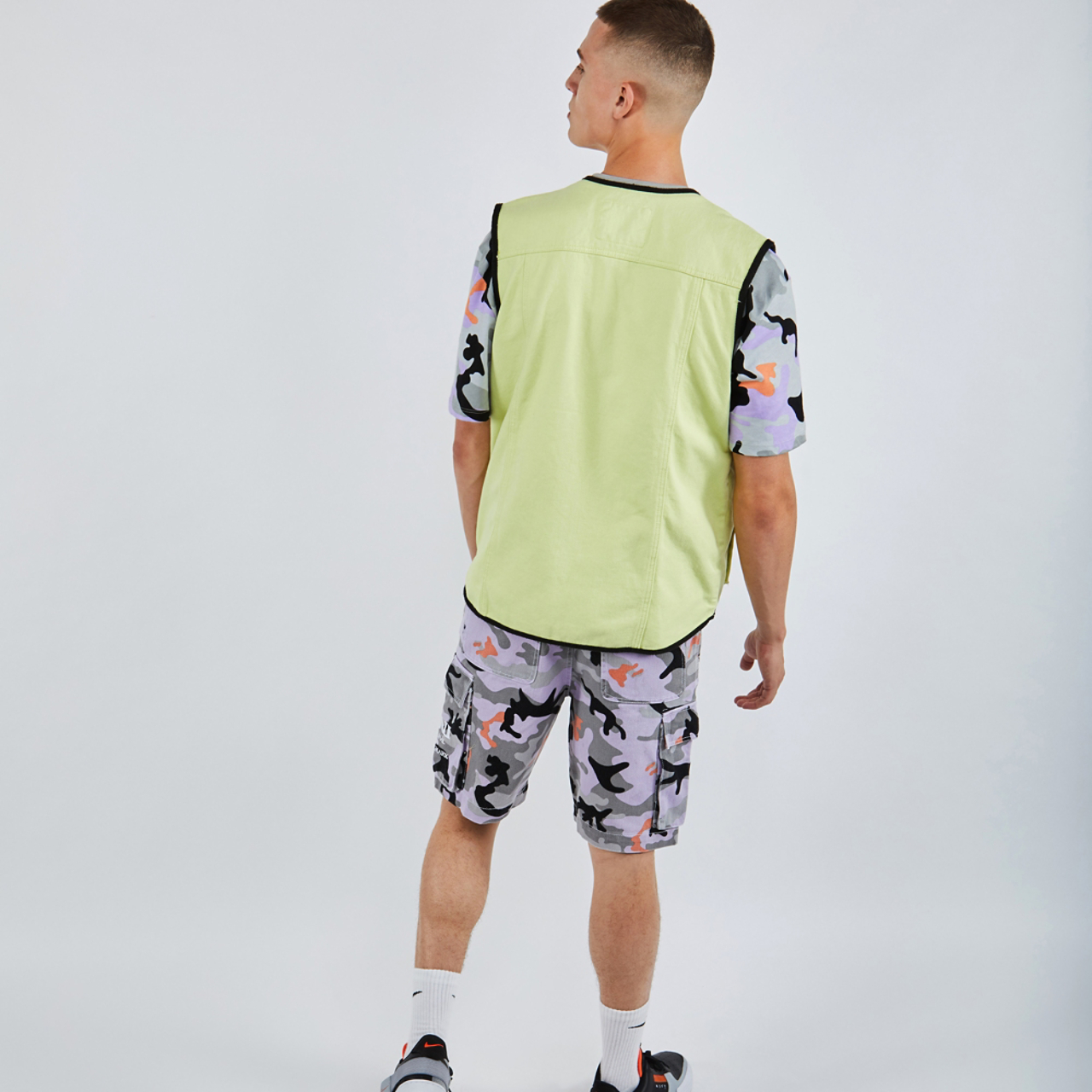 Karl Kani Utility Vest Imagen 3 de 4. Toque para abrir la galería de fotos.