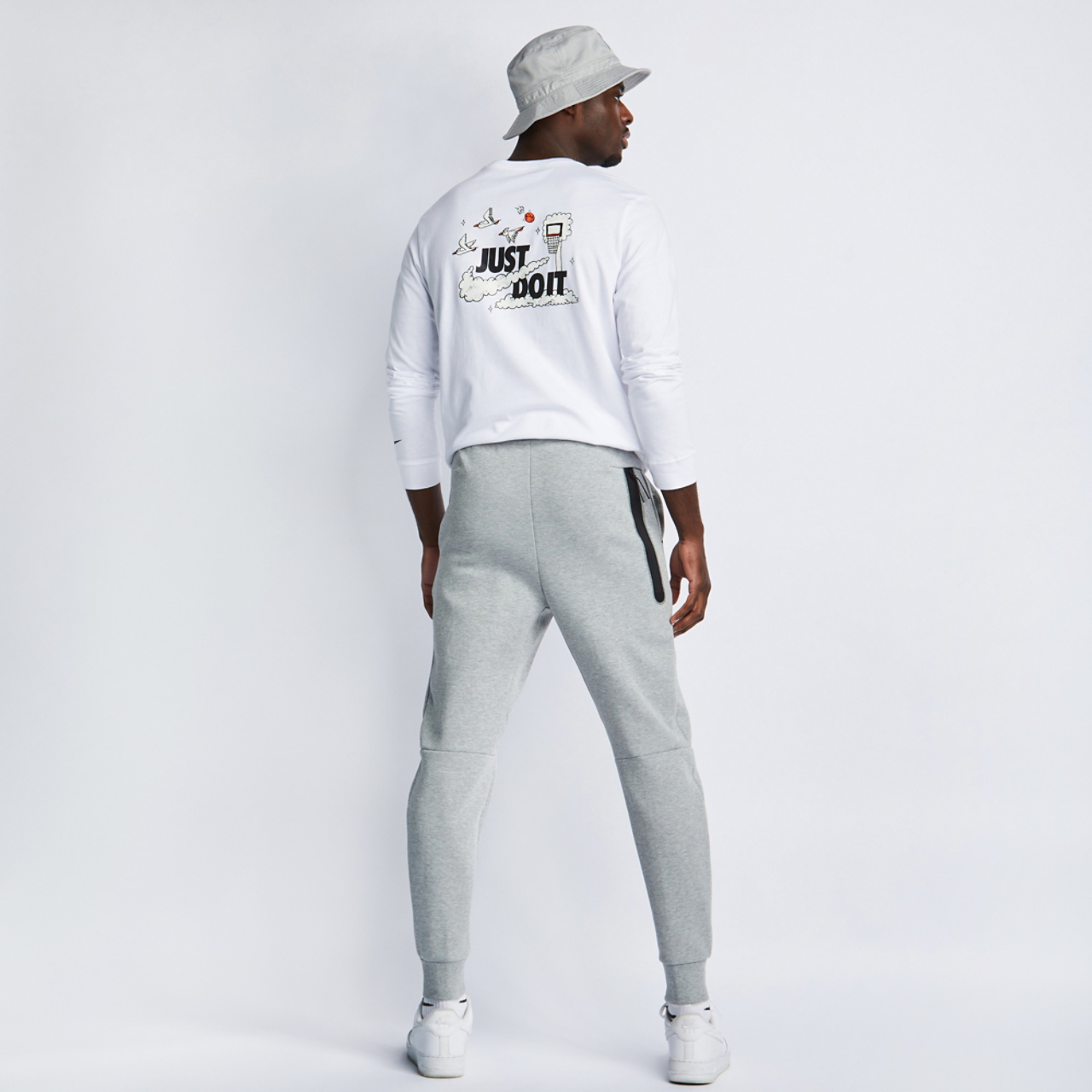 Nike Tech  Cuffed Pant Afbeelding 3 van 4. Tik om de fotogalerij te openen..
