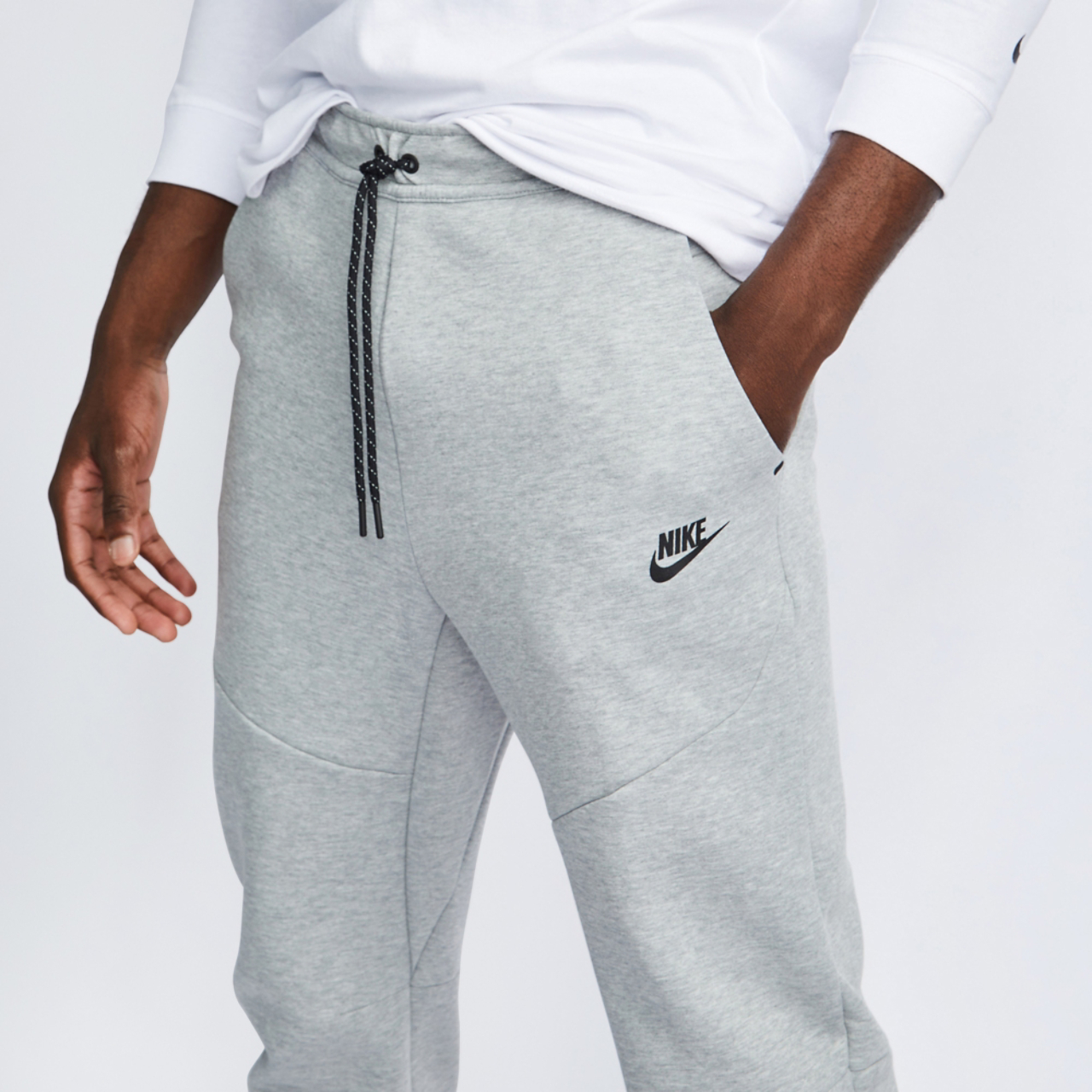 Nike Tech  Cuffed Pant Afbeelding 4 van 4. Tik om de fotogalerij te openen..