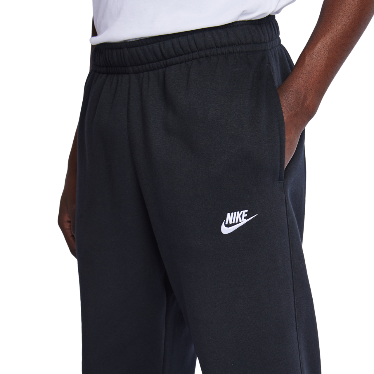 Nike Club Comf Cuffed Pant Imagen 4 de 4. Toque para abrir la galería de fotos.