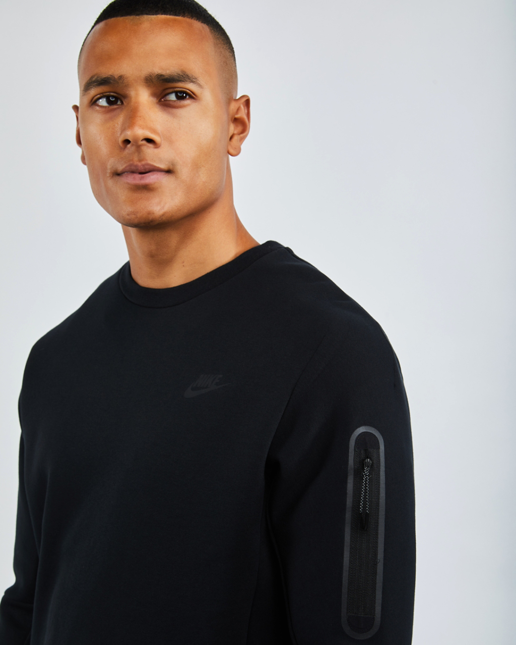 Nike Tech Fleece Image 4 of 4. Tap to open photo gallery.