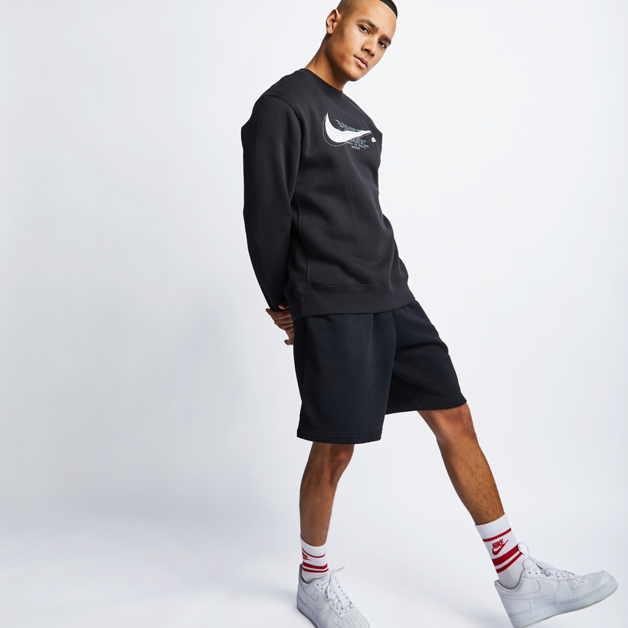 Nike Crew Neck Image 4 of 4. Tap to open photo gallery.