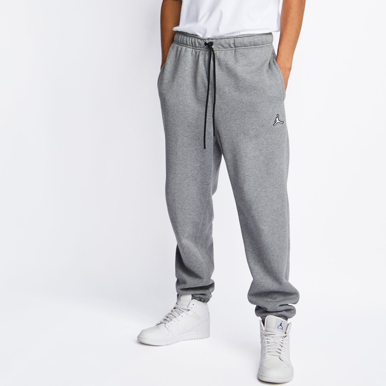 Jordan Essentials  Cuffed Pant Afbeelding 1 van 4. Tik om de fotogalerij te openen..