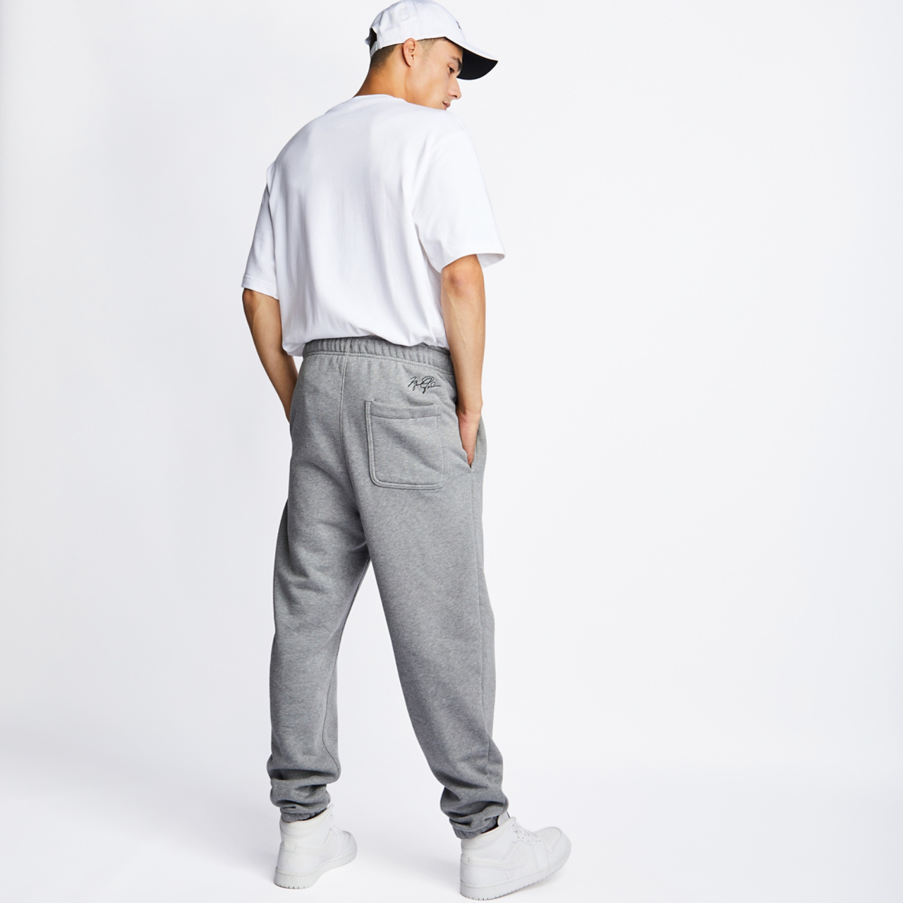 Jordan Essentials  Cuffed Pant Afbeelding 3 van 4. Tik om de fotogalerij te openen..