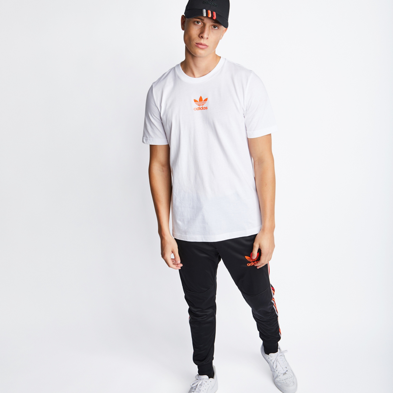 adidas Chile 20 Shortsleeve Afbeelding 3 van 4. Tik om de fotogalerij te openen..