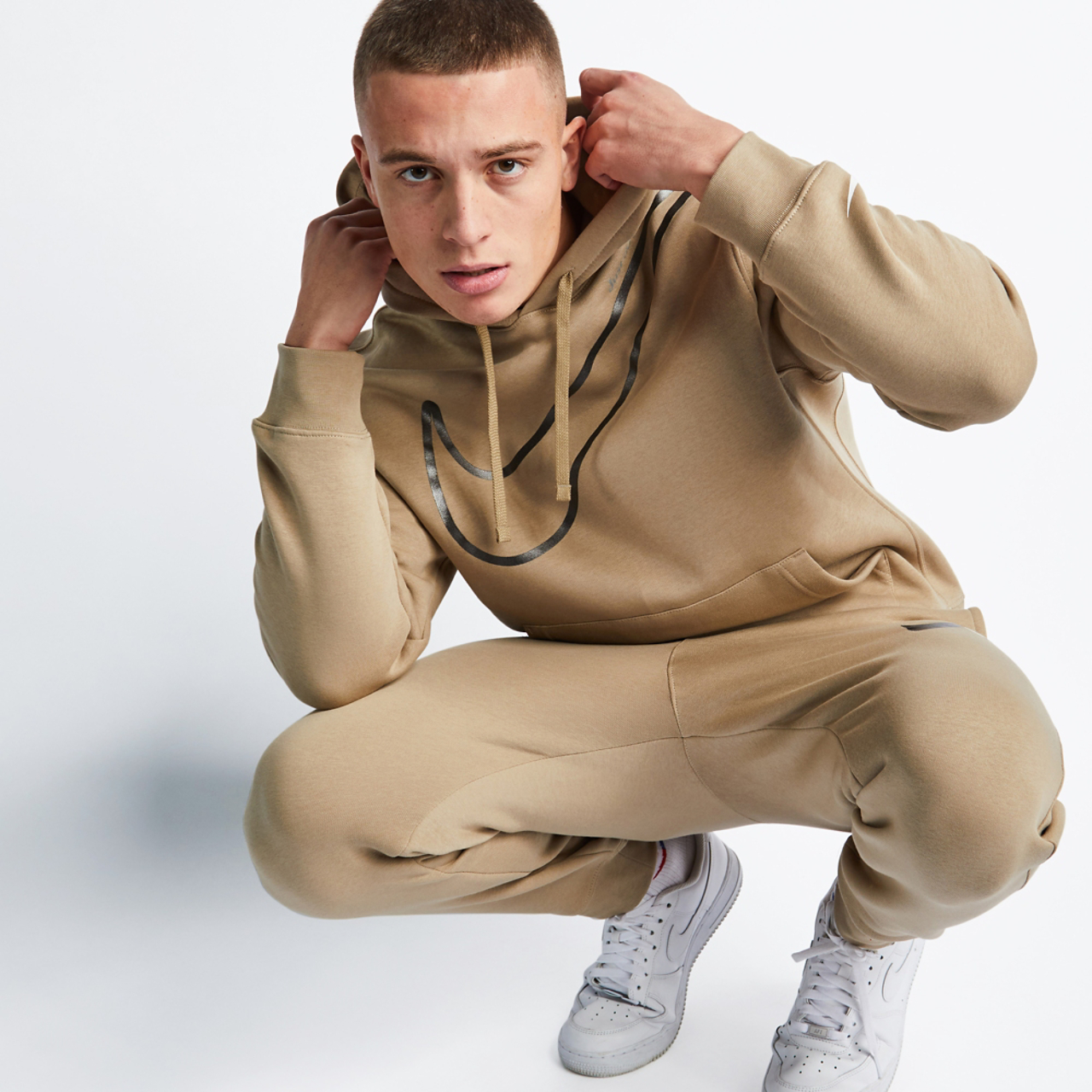 Nike Ggp Over The Head Image 4 of 4. Tap to open photo gallery.