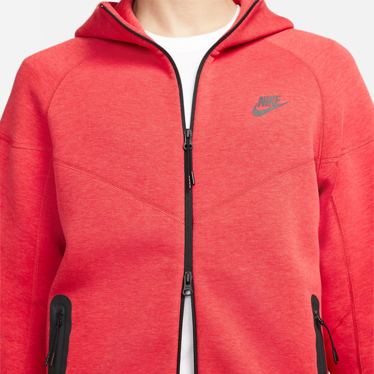 Nike Tech Fleece Image 5 of 5. Tap to open photo gallery.