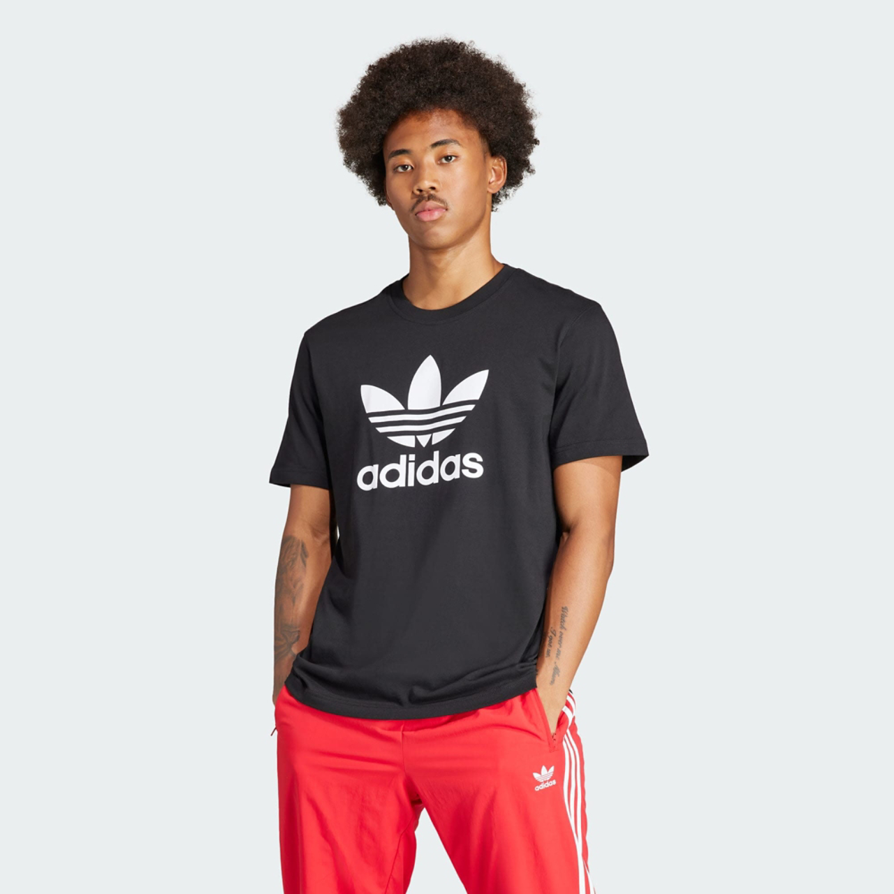 adidas Translucent Trefoil Immagine 1 di 5. Tocca per aprire la galleria fotografica.