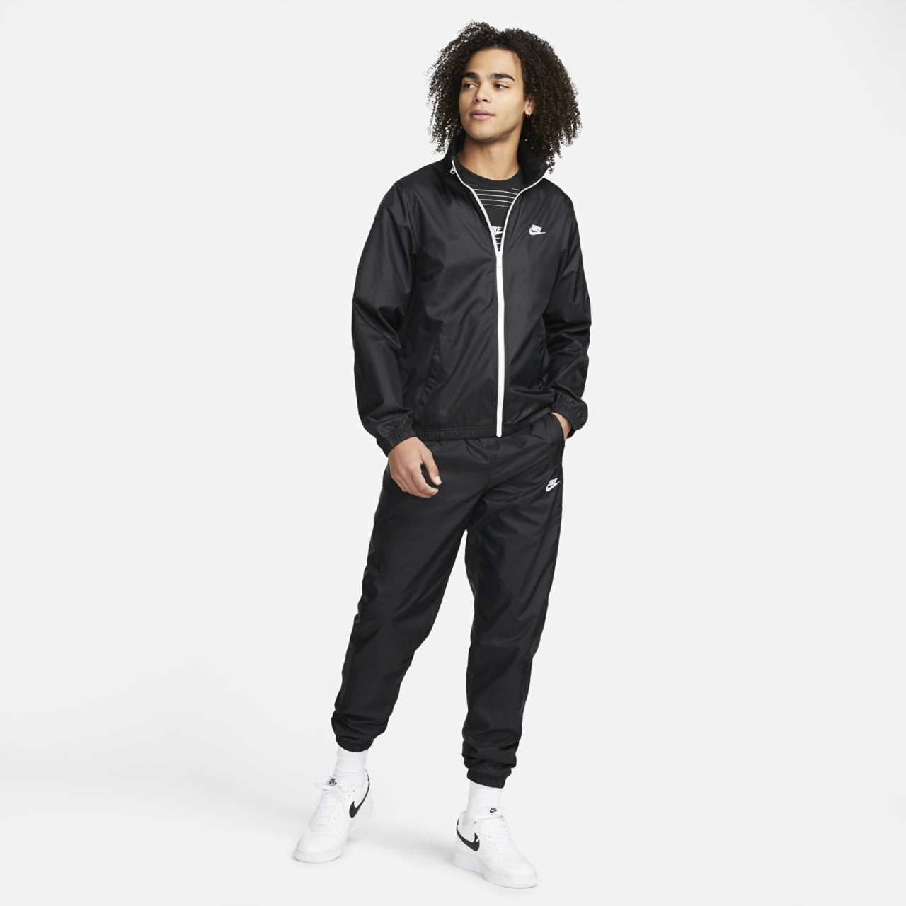 Nike Club Afbeelding 5 van 5. Tik om de fotogalerij te openen..