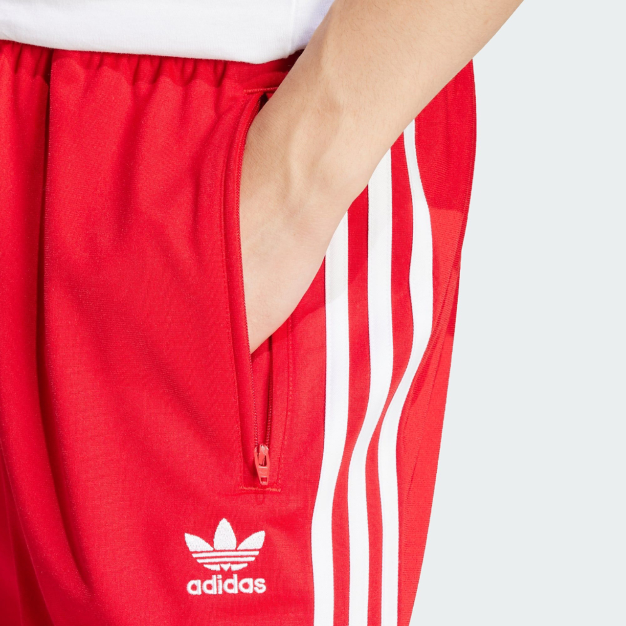 adidas Adicolor Firebird Imagen 5 de 5. Toque para abrir la galería de fotos.