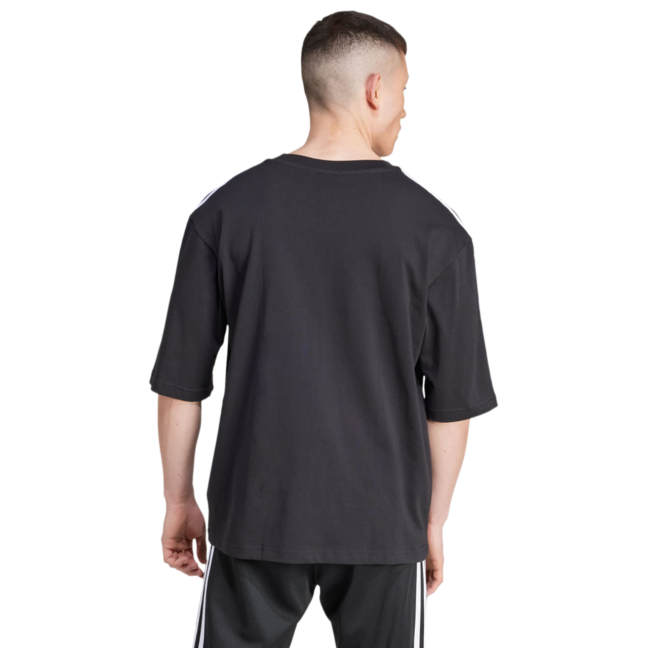 adidas Oversize Bild 4 von 5. Antippen, um die Fotogalerie zu öffnen.