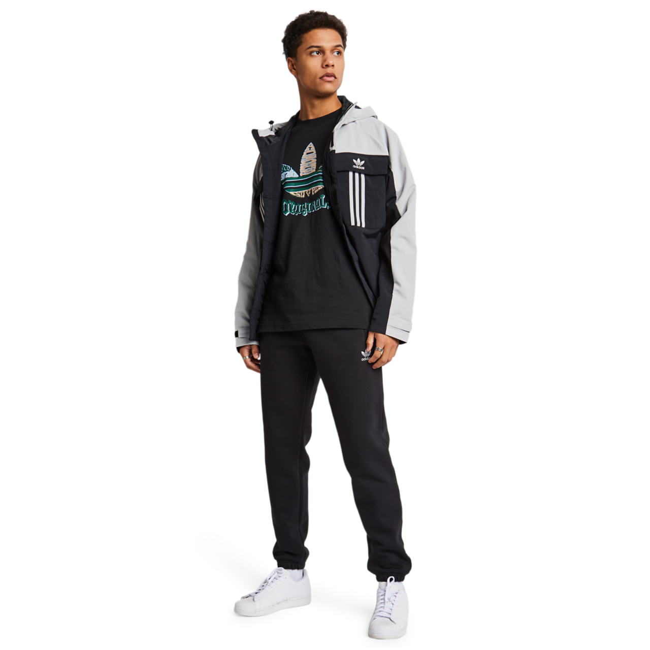 adidas Essentials Bild 2 von 6. Antippen, um die Fotogalerie zu öffnen.