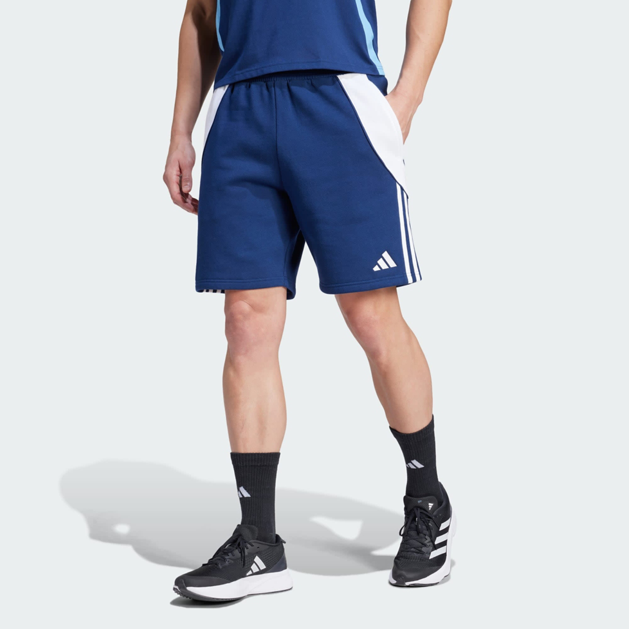 adidas Tiro 24 Immagine 1 di 5. Tocca per aprire la galleria fotografica.