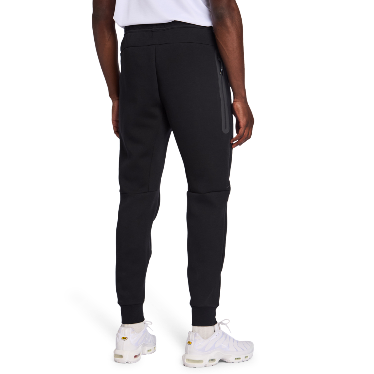 Nike Tech Fleece Image 4 of 6. Tap to open photo gallery.