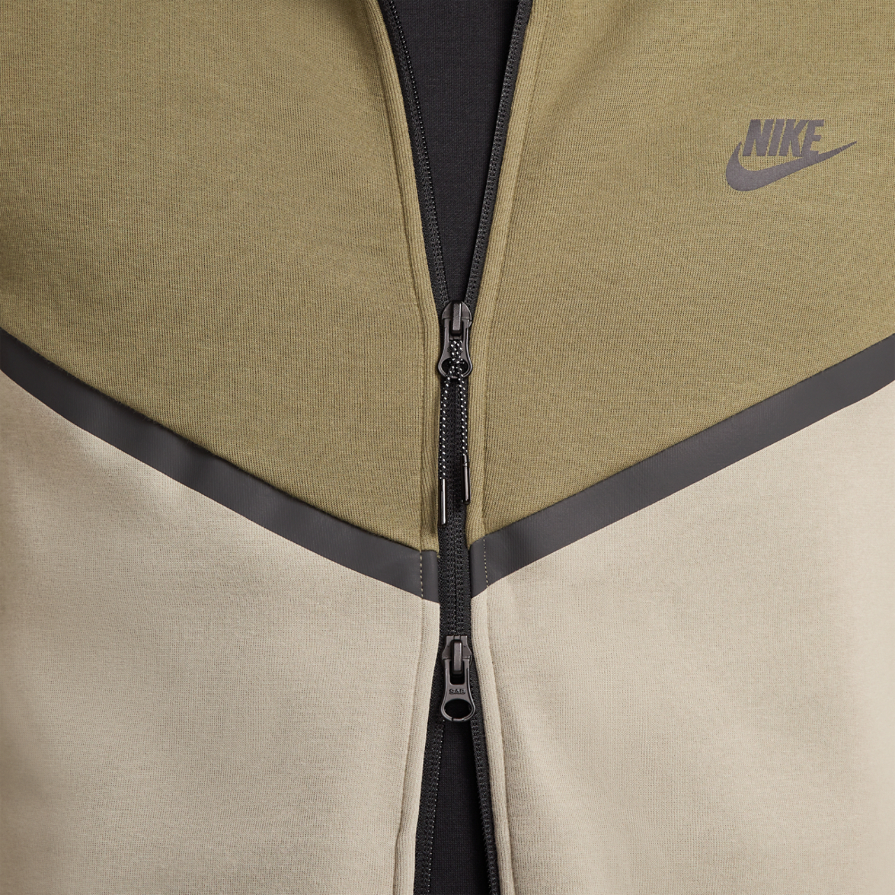 Nike Tech Fleece Image 5 of 5. Tap to open photo gallery.