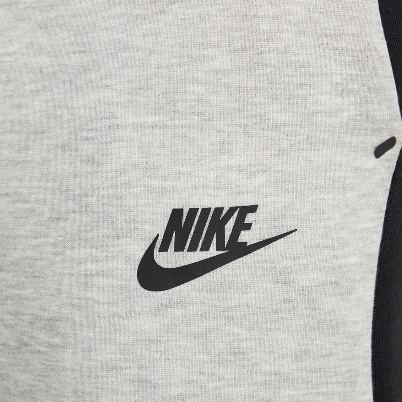 Nike Tech Fleece Image 5 of 5. Tap to open photo gallery.