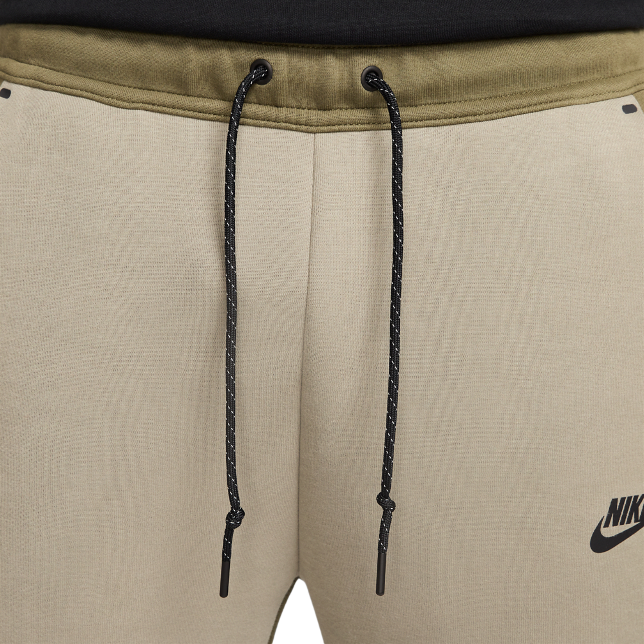 Nike Tech Fleece Image 3 of 5. Tap to open photo gallery.
