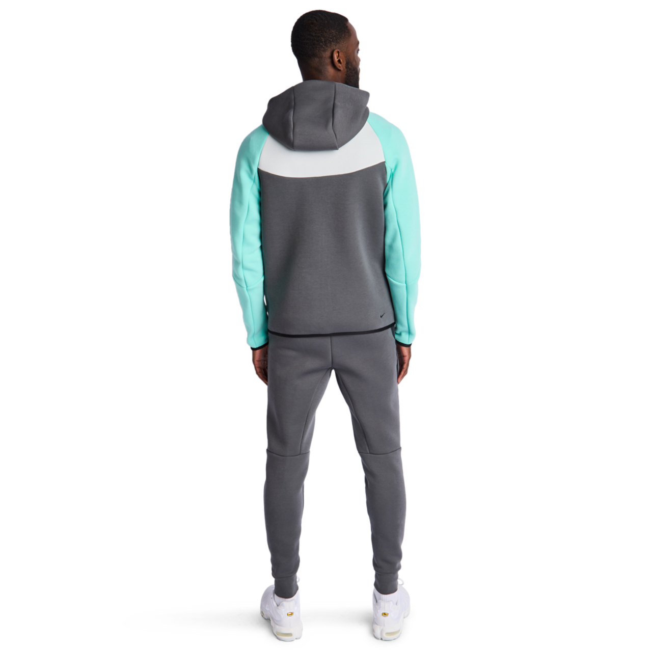 Nike Tech Fleece Image 3 sur 5. Appuyez pour ouvrir la galerie de photos.