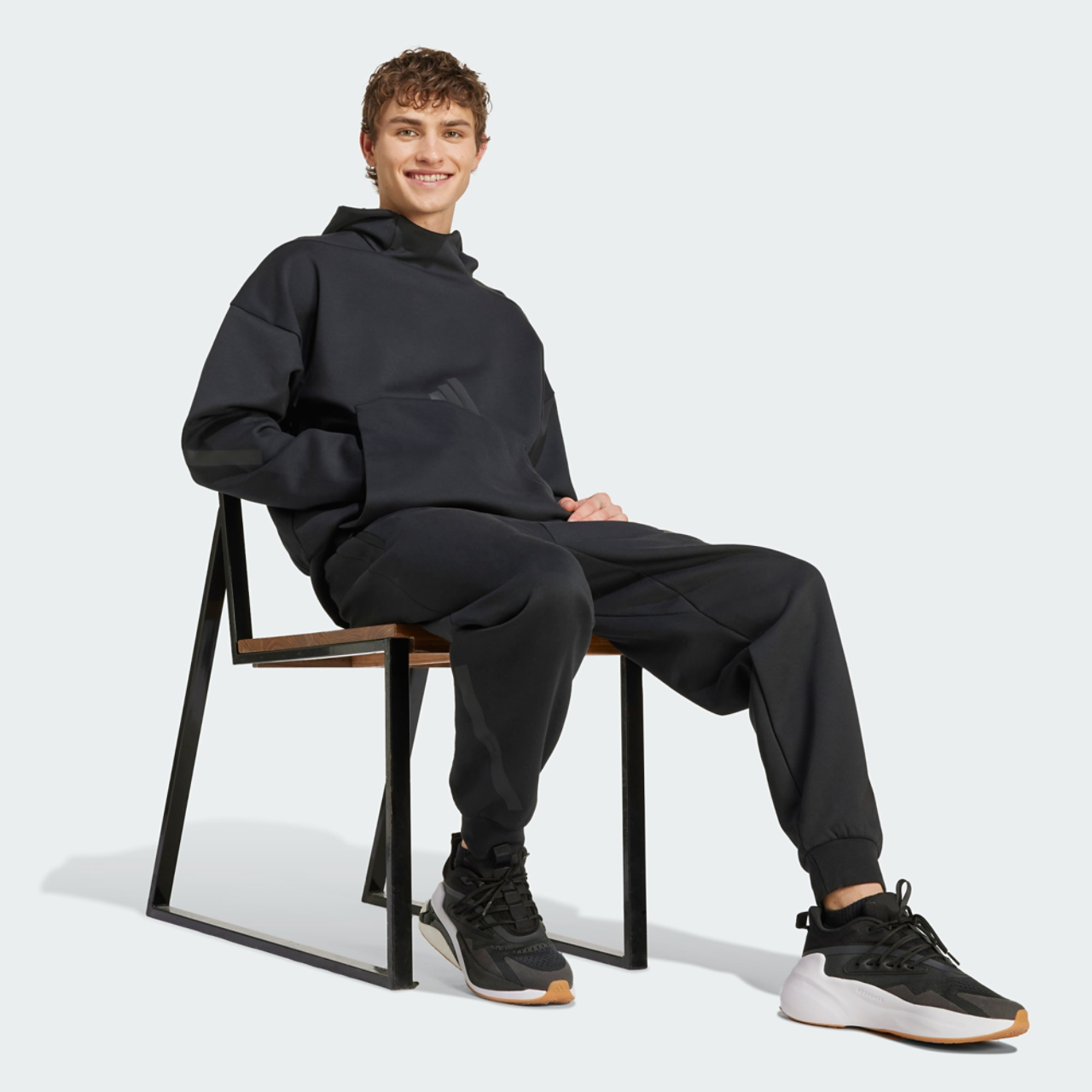 adidas Z.N.E. Tracksuit Afbeelding 2 van 5. Tik om de fotogalerij te openen..