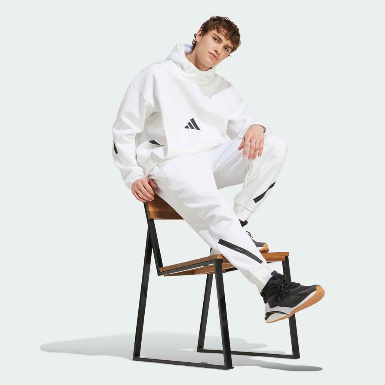 adidas Z.N.E. Tracksuit Immagine 2 di 5. Tocca per aprire la galleria fotografica.