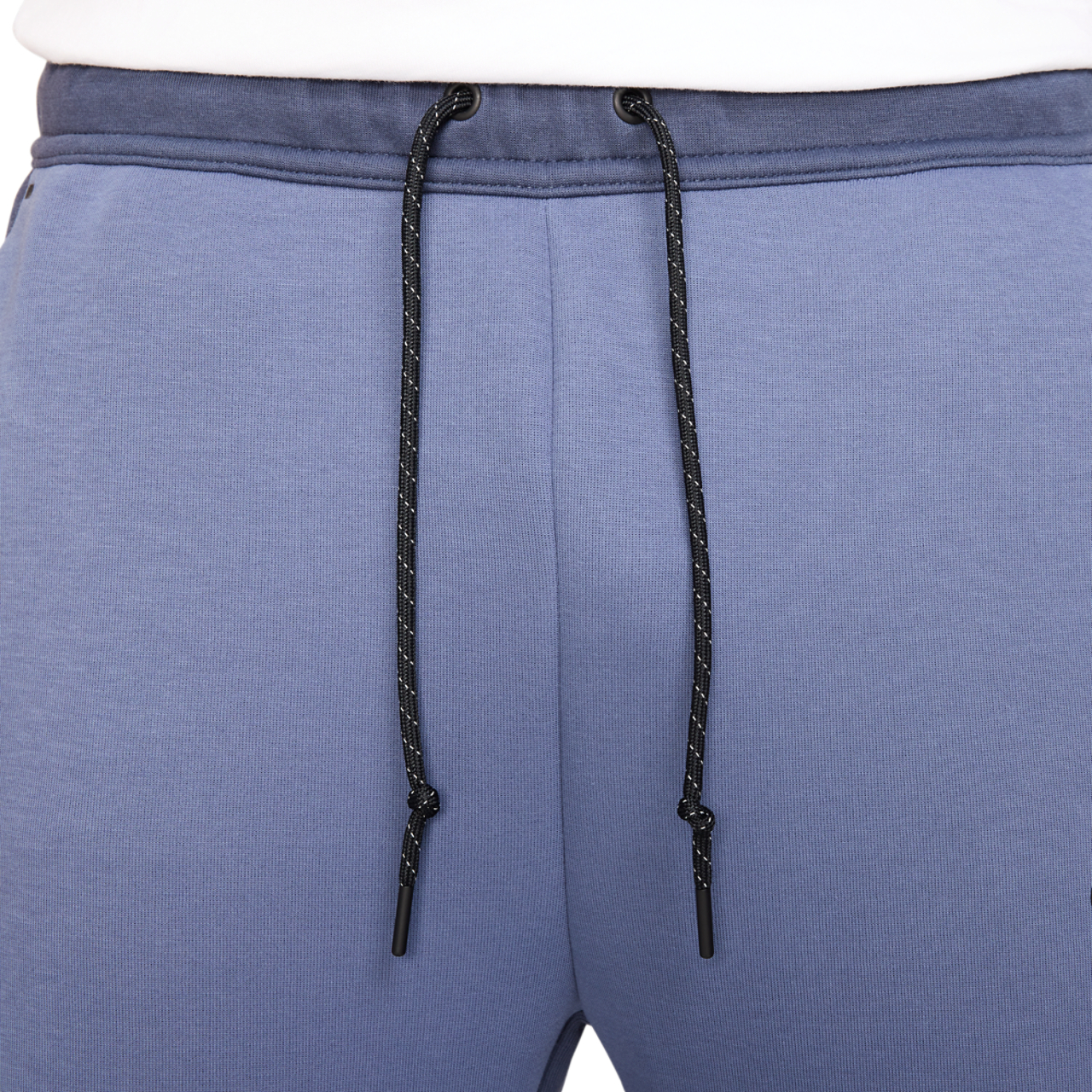 Nike Tech Fleece Image 3 of 5. Tap to open photo gallery.
